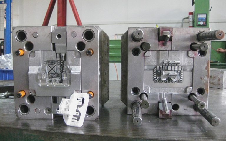 6 Guides in Injection Mold Design and Manufacturing